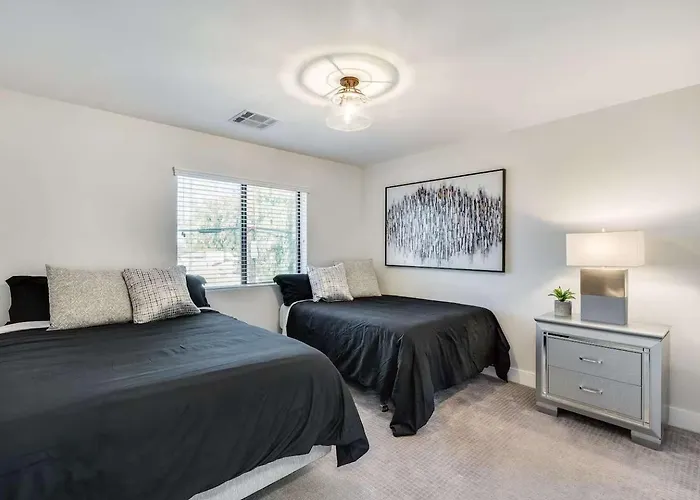 Stylish New 3br In Historic Coronado Holiday home Phoenix