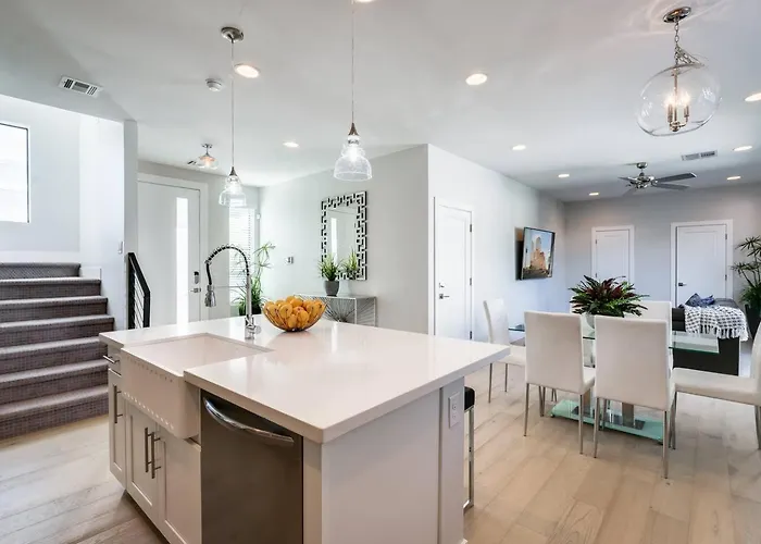 Holiday home Stylish New 3br In Historic Coronado