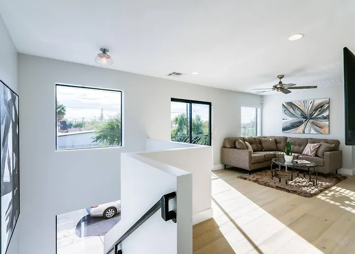 Stylish New 3br In Historic Coronado *