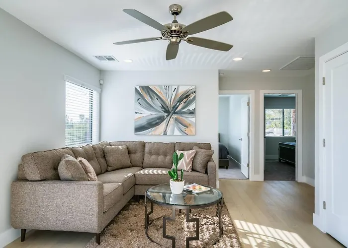 Holiday home Stylish New 3br In Historic Coronado