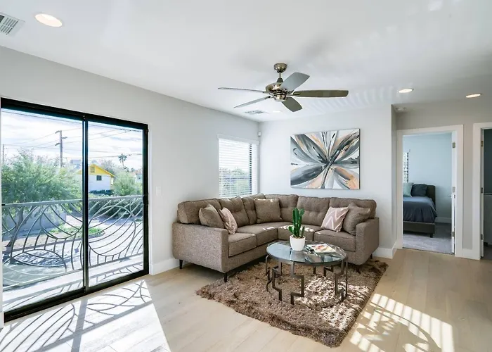 Stylish New 3br In Historic Coronado *